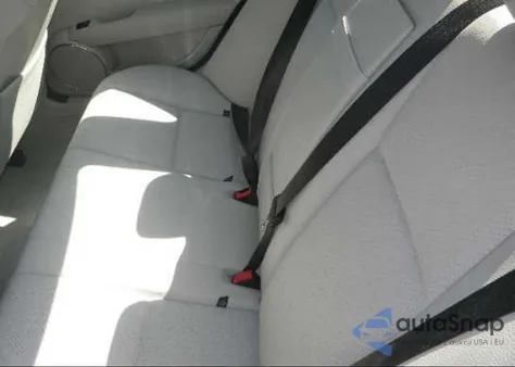 2009 Mercedes-Benz C300 z USA, uszkodzony, nr VIN WDDGF54XX9F240318